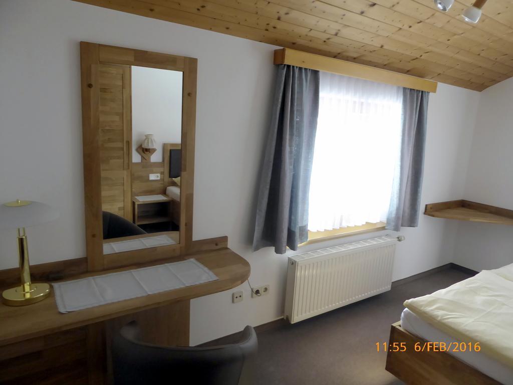 ホテル Gaestehaus Truskaller マルニッツ 部屋 写真